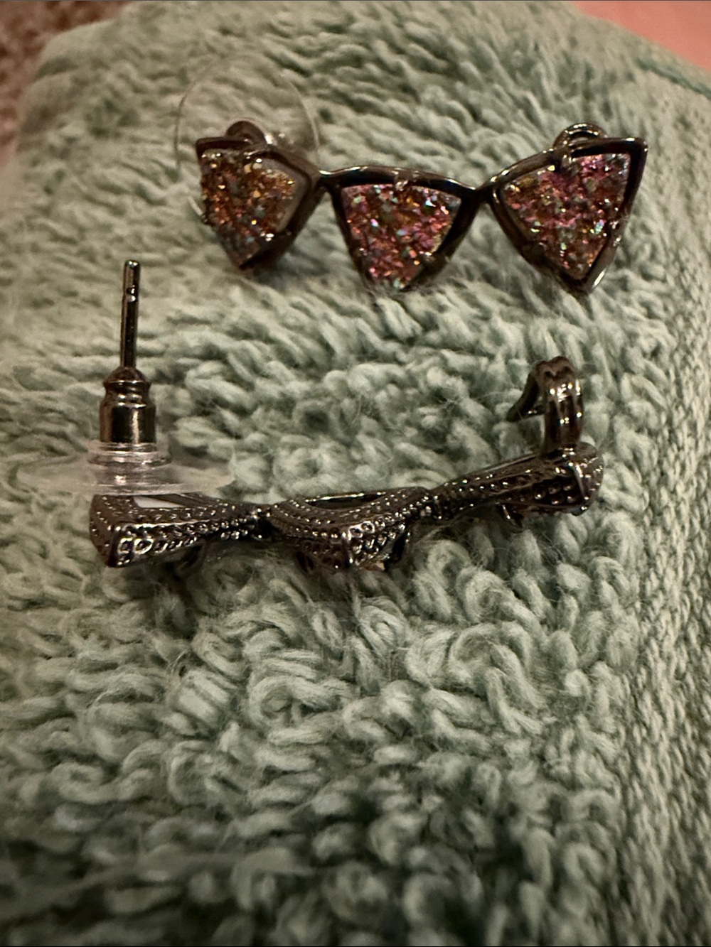Never worn Kendra Scott Druzy Stud climber Earrings in Iridescent Purple -